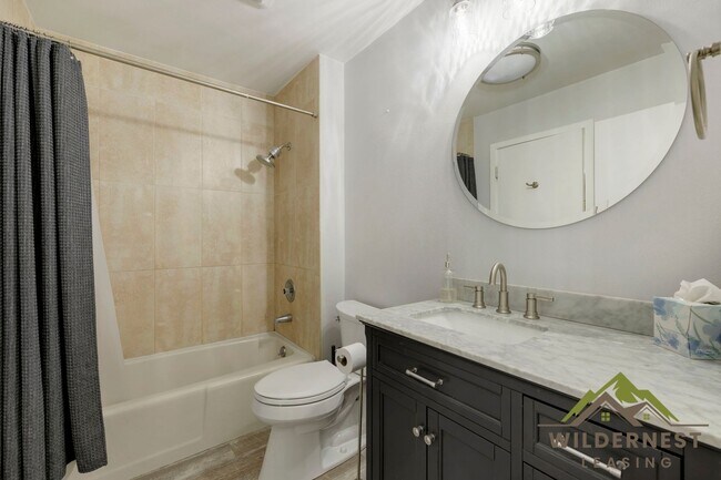 Building Photo - Steps to the Runs, Mountain Views, Spacious Ski Run 1 Bedroom Condo