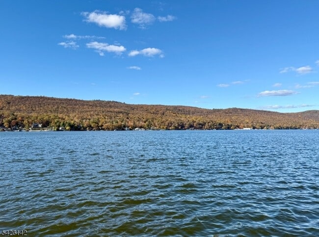 Building Photo - 73 Forest Lake Dr