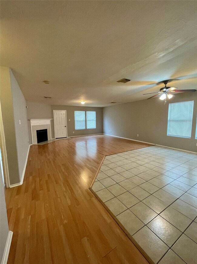 Building Photo - 16822 Perryton Ln