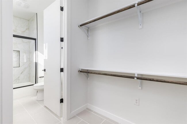 Building Photo - 1205 Perez St