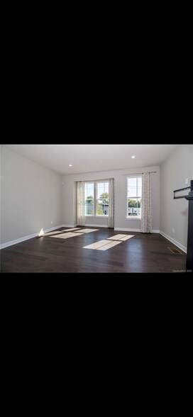 Building Photo - 458 W Tremont Ave