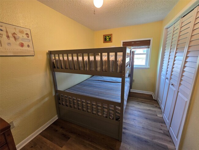 Building Photo - 16611 Jolly Roger Rd