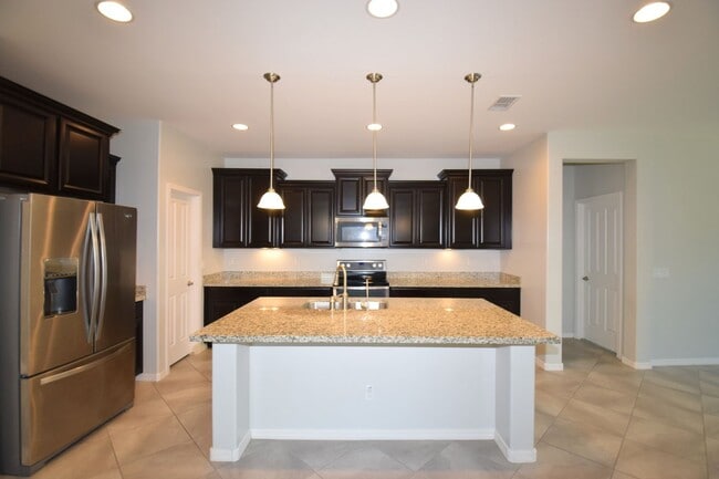 Building Photo - Beautiful single level 4 bedroom 2.5 bath Gilbert home.