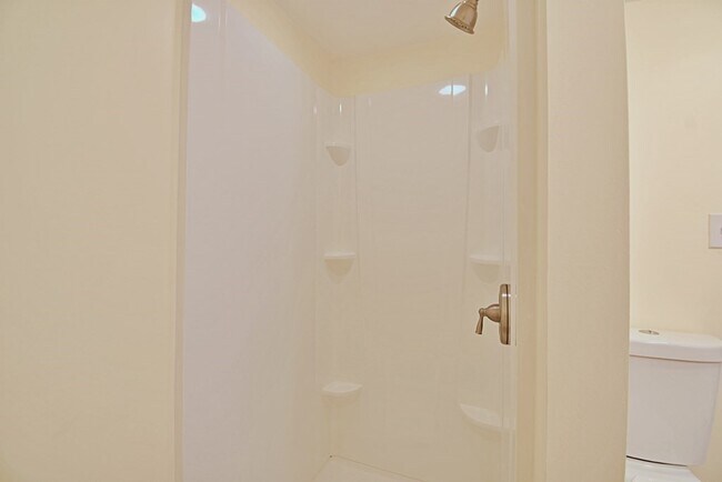 Building Photo - 19 Ptarmigan Dr