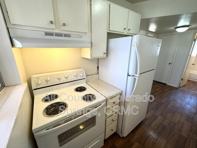 Building Photo - 1105 Cree Dr