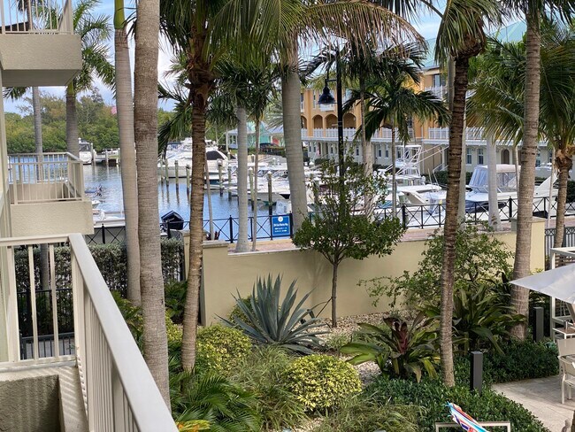 Building Photo - 700 E Boynton Beach Blvd