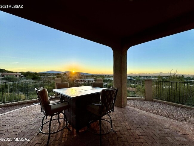 Building Photo - 5926 N Campo Abierto