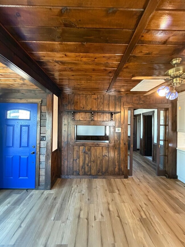 Building Photo - 2329 Scenic Ave
