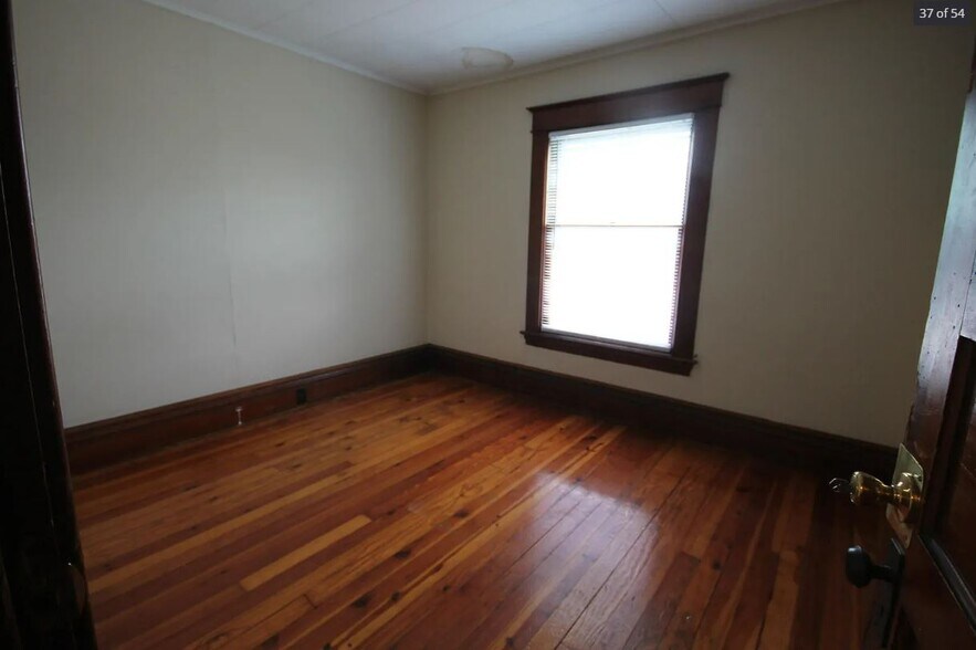 Building Photo - 753 Academy St