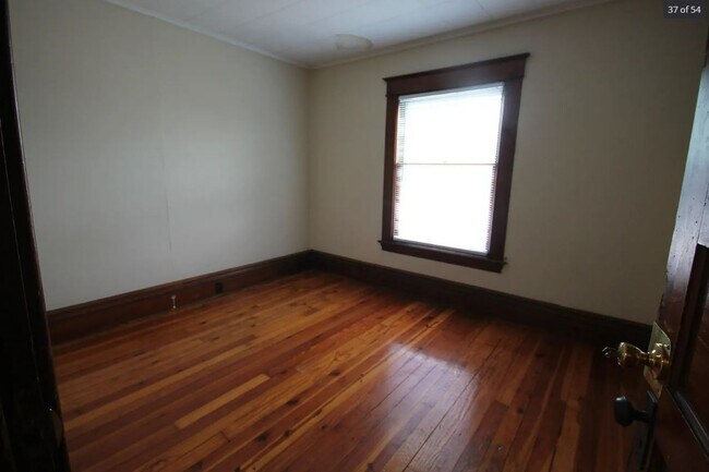 Building Photo - 753 Academy St