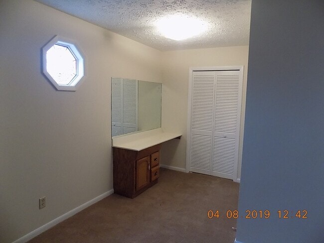 Building Photo - Welcome home to Hi Acres Neighborhood!          20260504