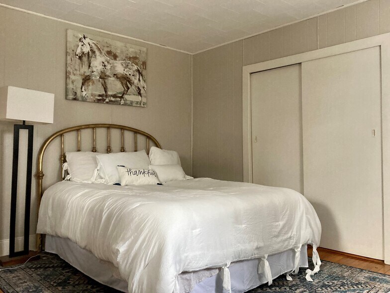 Secondary Bedroom - Previous Tenancy - 91 Sagamore St