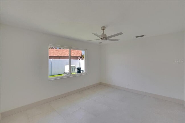 Building Photo - 1492 Sea Gull Dr S