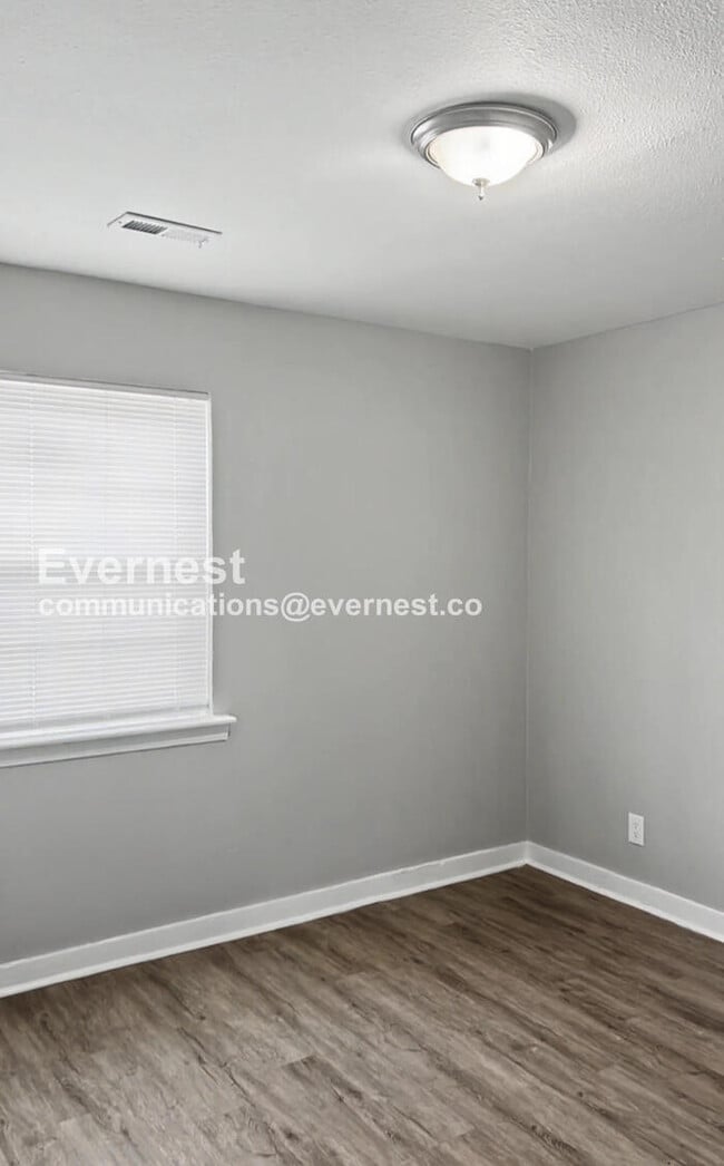 Building Photo - 1012 4th Ave W