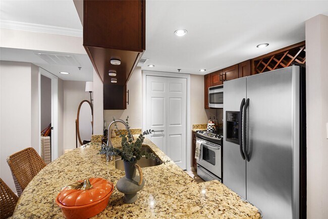 Building Photo - 3525 Sage Rd