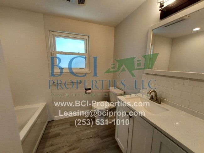 Building Photo - JUST REMODELED!! THIS 3 BEDROOM AVAILABLE 6/15!