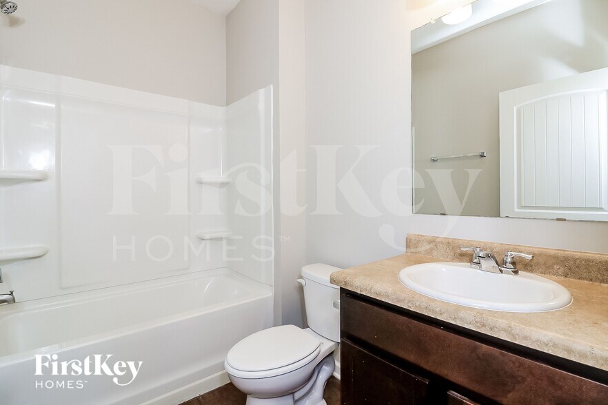 Building Photo - 108 Hollyhock Ln