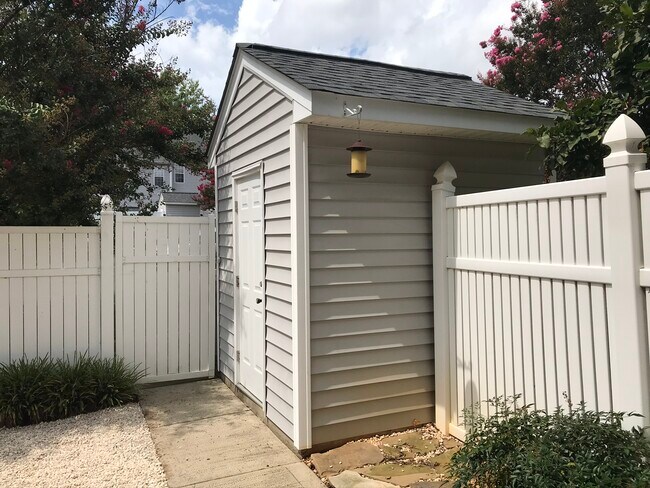 Building Photo - 18651 Shawnee Ridge Rd