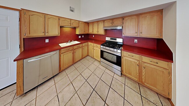 Building Photo - Beautiful 3 Bedroom 3 Bath Home - Moore Sc...