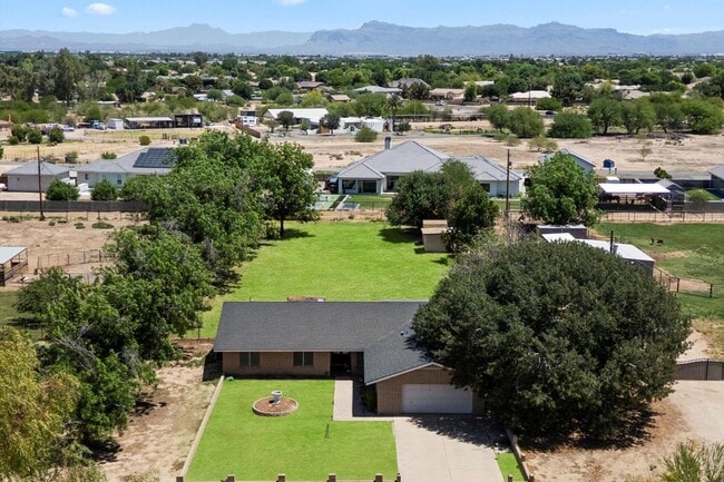 Building Photo - 23265 Vía Del Arroyo