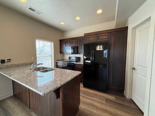 Building Photo - 2675 E 450 N