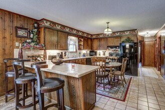 Building Photo - 200 McCurry Ln