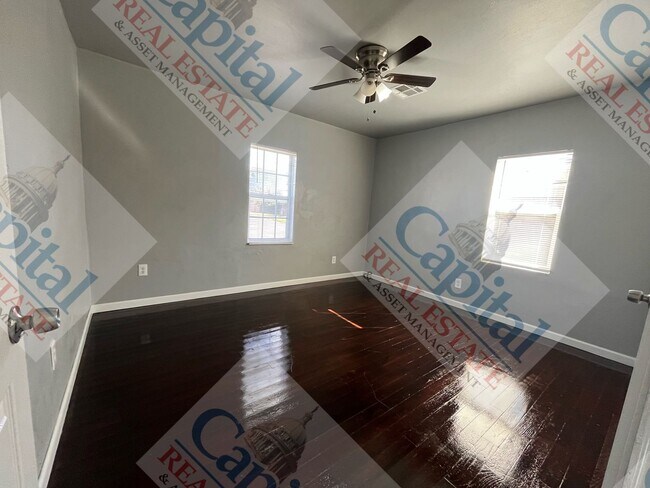 Building Photo - Welcome Home!!
