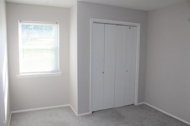 Building Photo - 2233 Shadow Valley Rd