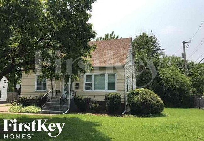 Primary Photo - 6667 Glenview Dr