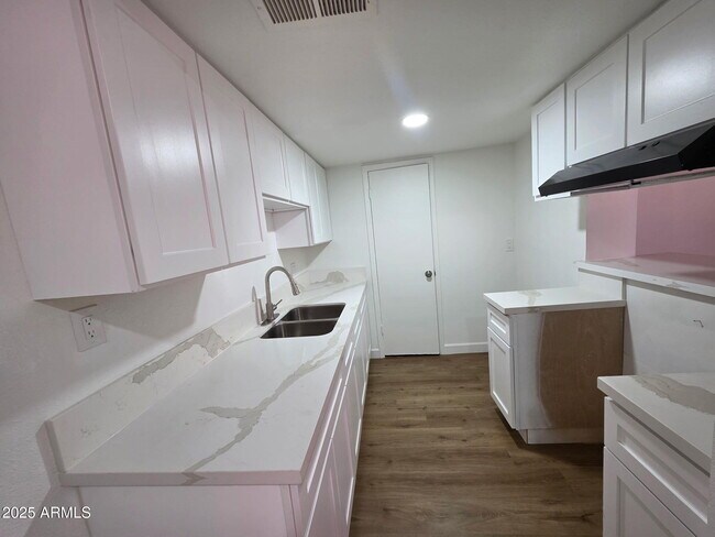 Building Photo - 4023 S 44th Way
