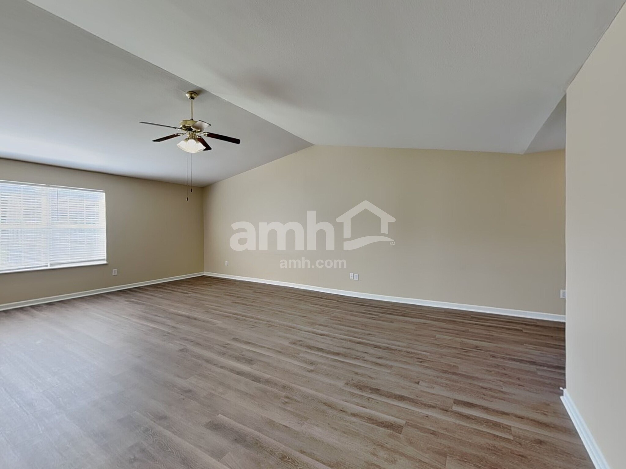 Building Photo - 322 Brookview Dr