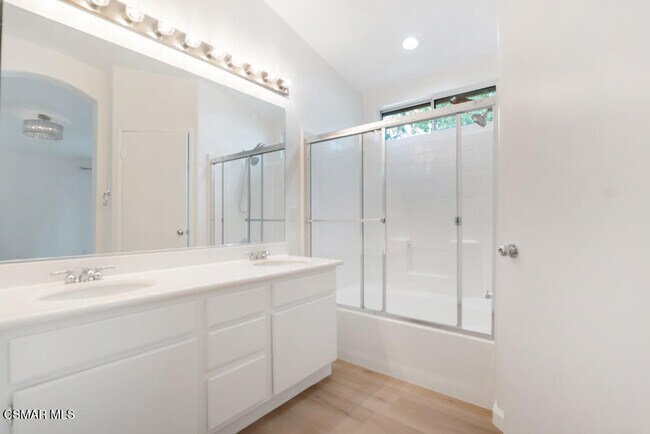 Building Photo - 663 Avenida Magdalena