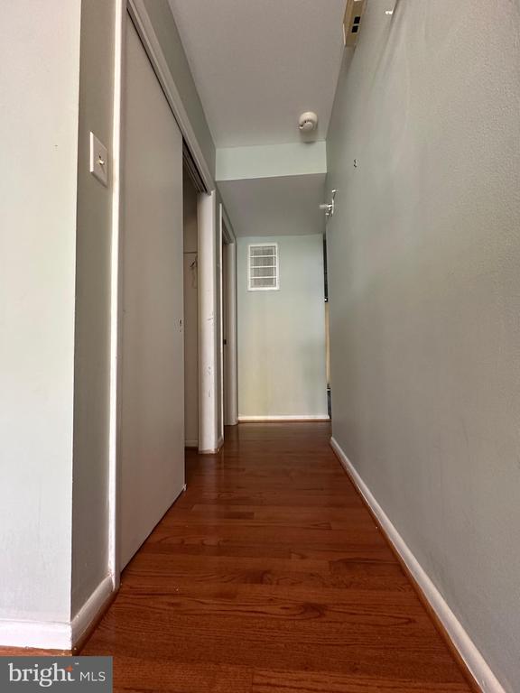 Building Photo - 9805 Binyon Ct