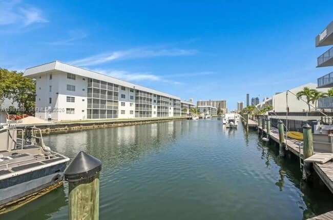 Building Photo - 3527 NE 168th St