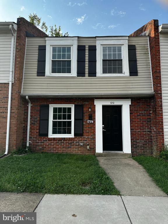 Building Photo - 610 Denton Cir