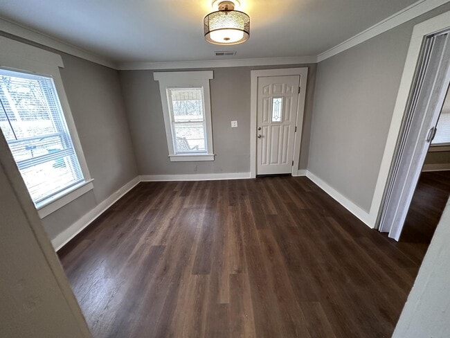 Building Photo - 96 Walsh St