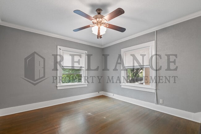 Building Photo - 332 N Rutan St