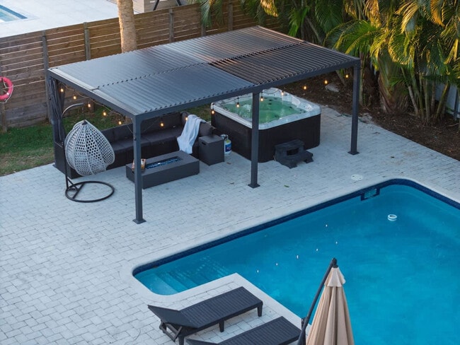 Building Photo - 2423 NE 202nd St