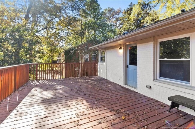 Building Photo - 505 Cross St