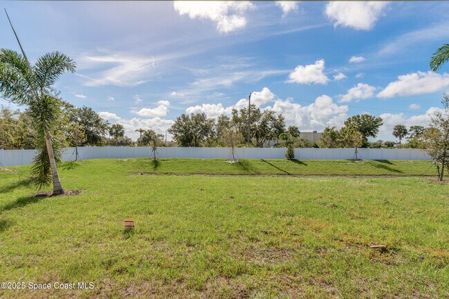 Building Photo - 167 Hidden Woods Pl