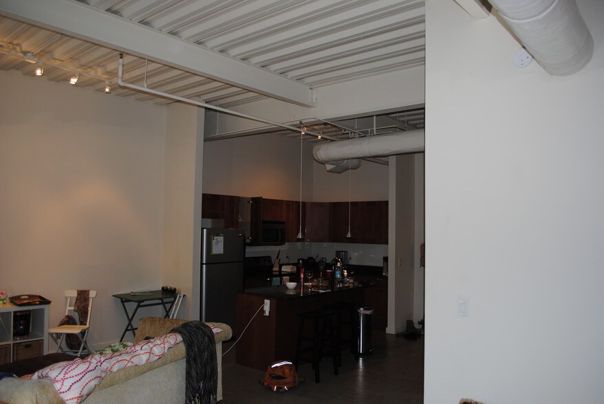 Building Photo - 1075 Baxter St
