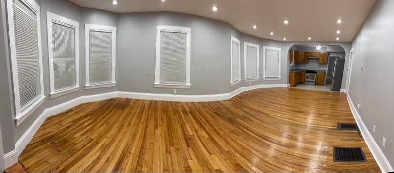 Building Photo - 801 Western Ave