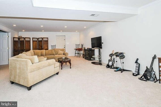 Building Photo - 9910 E Hill Dr