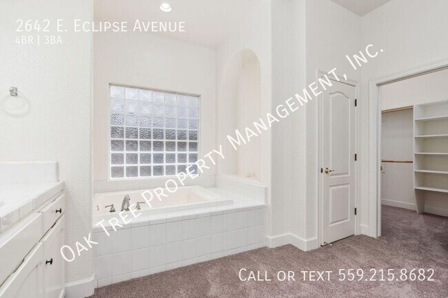 Building Photo - 2642 E Eclipse Ave