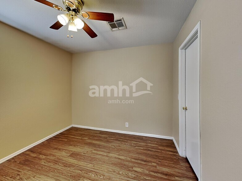 Building Photo - 2715 N 90th Ave