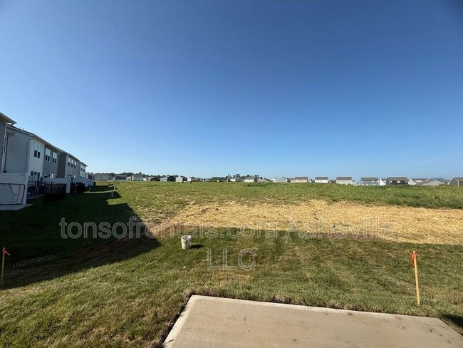 Building Photo - 216 Vly Breeze Rd