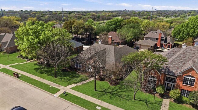 Building Photo - 6613 Barclay Ln