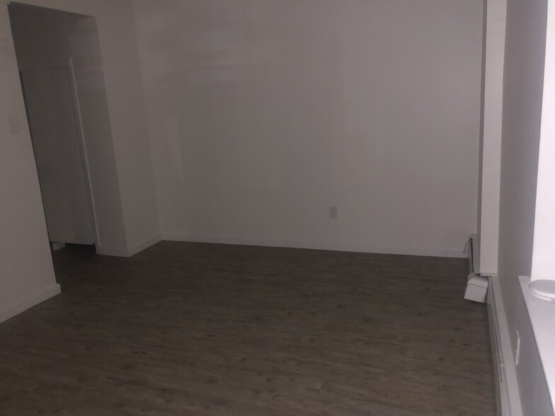 Building Photo - 400 North Ave