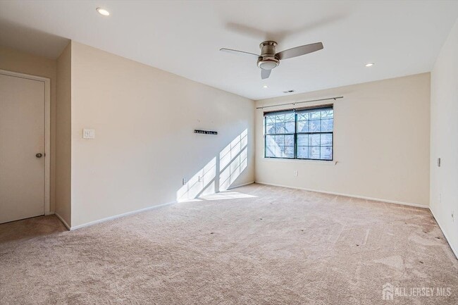 Building Photo - 1512 Green Hollow Dr