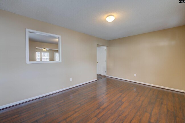 Building Photo - 1908 Lake Carolina Dr